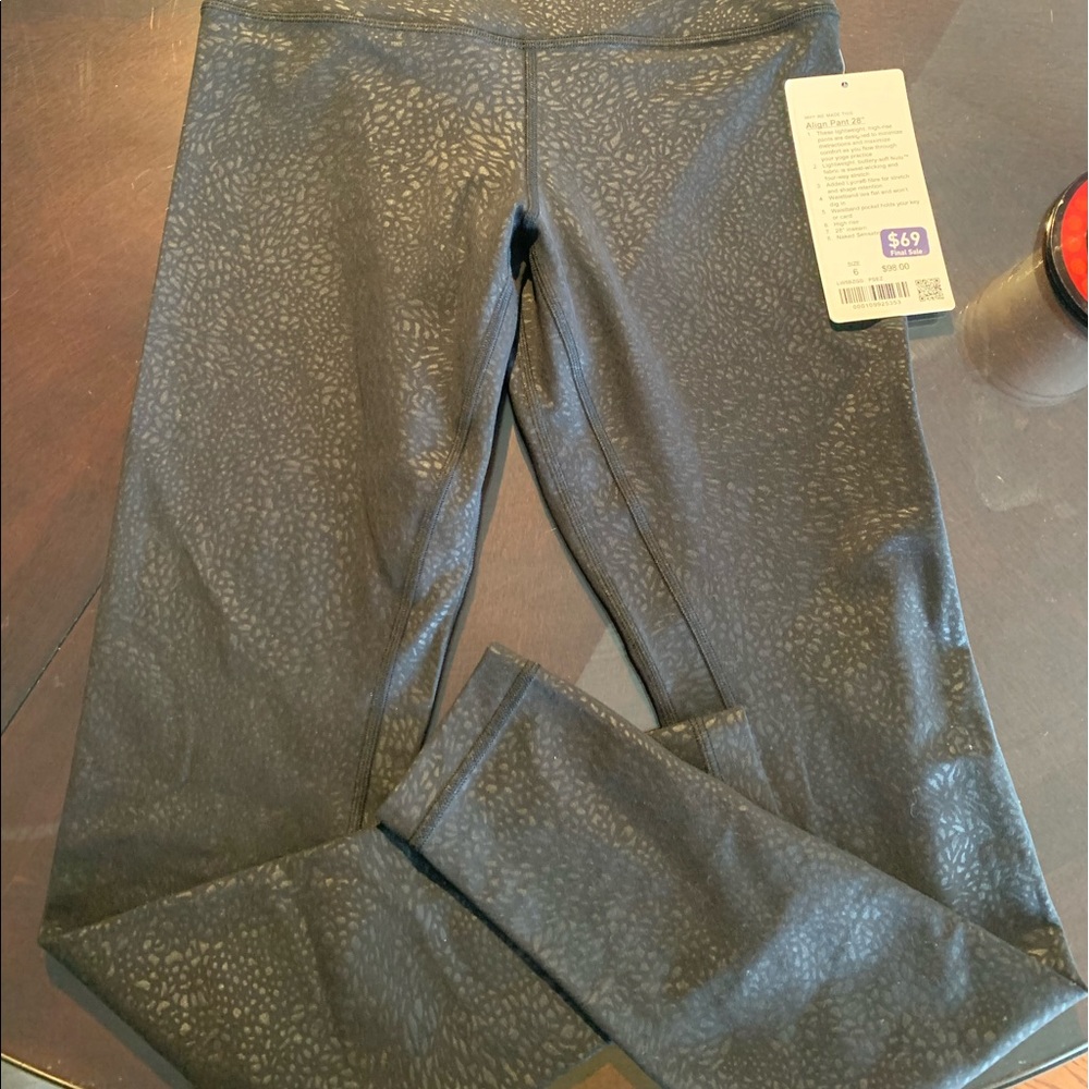 NWT*** Lululemon Align 28” Leggings Black Emboss